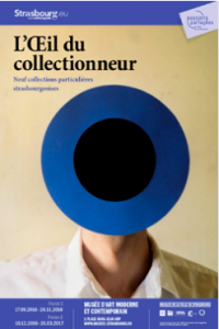 cercle noir et bleu sur la tête d'un homme